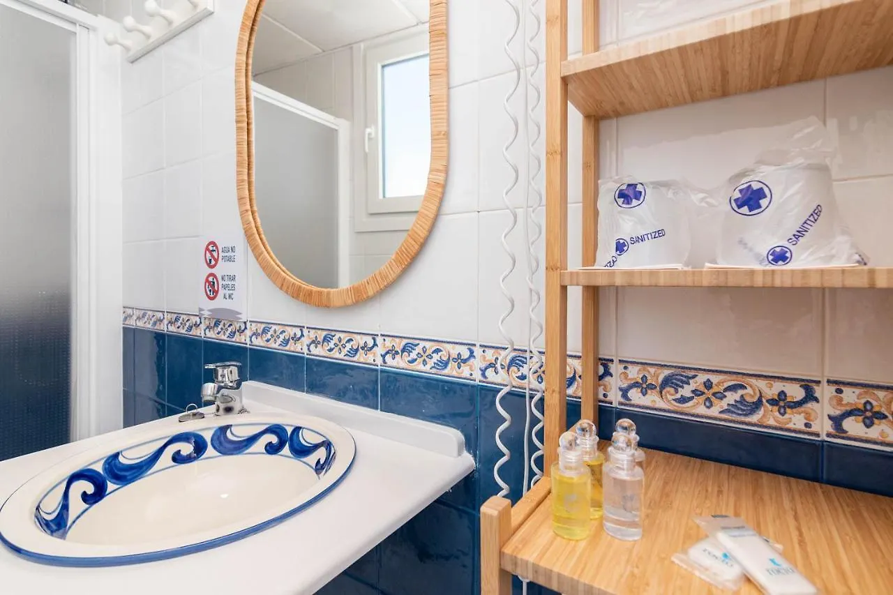 Hostal El Alferez El Palmar  Guest house